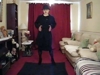 Me Masked Up,Dressed & Having A Good Dildo Wank free video