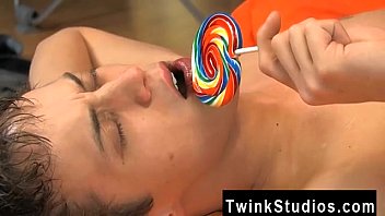 Hardcore Gay The Ultra-Cutie Is Slurping And Blowing His Big Colorful free video