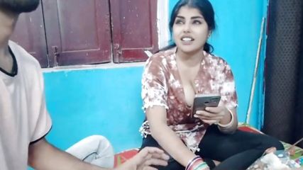 Hindi Audio I Am A Dilivery Boy I Have Go A Girl Home She Is Offered Me Big Boobs Xxx Soniya Bhabi free video