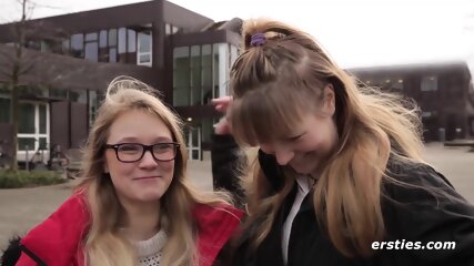 Holly Und Ida Haben Heien Spa In Der Unibibliothek free video